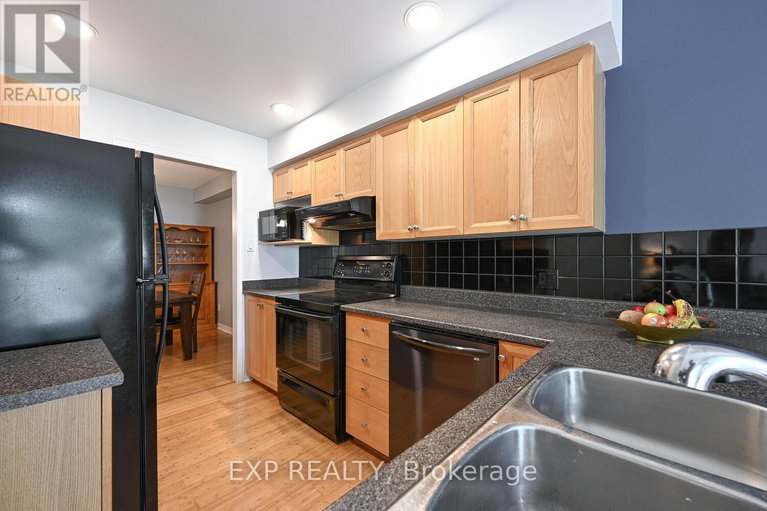 29255057/677-wildshore-crescent/riverside-southgloucester-glen/ottawa/ontario/K1V1Y1_9