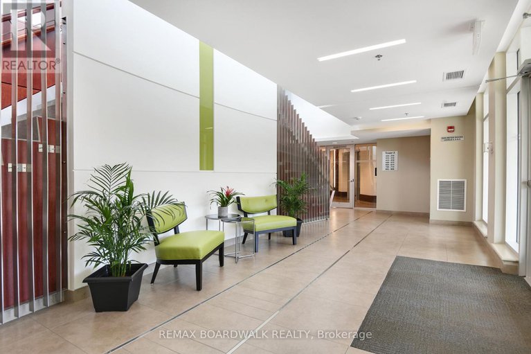 29330051/407-575-byron-avenue/mckellarhighland/ottawa/ontario/K2A1R7_5