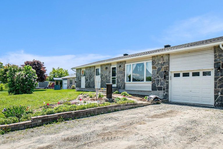 28414089/2954-gagne-road/clarencerockland-twp/clarence-rockland/ontario/K0A2A0_1