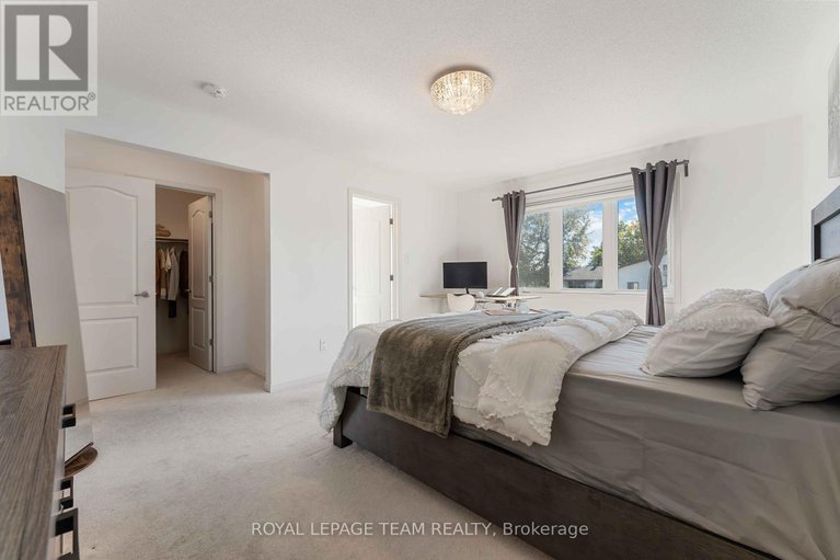 28929396/359-melodie-street/mer-bleuebradley-estatesanderson-park/ottawa/ontario/K1W0L8_27