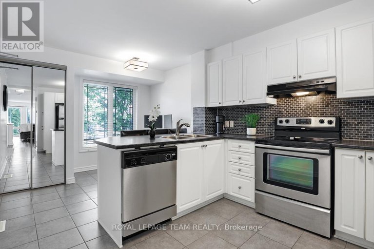 28754800/a-560-chapman-mills-drive/strandherd/ottawa/ontario/K2J3V2_12