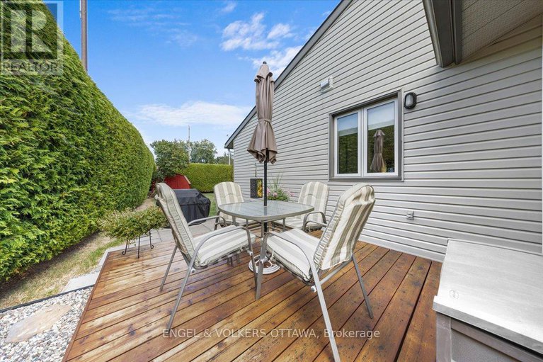 28855276/11-ventnor-way/pheasant-run/ottawa/ontario/K2J1M2_32