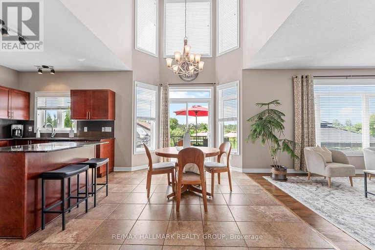 28460424/182-felicity-crescent/mer-bleuebradley-estatesanderson-park/ottawa/ontario/K1W0C2_10
