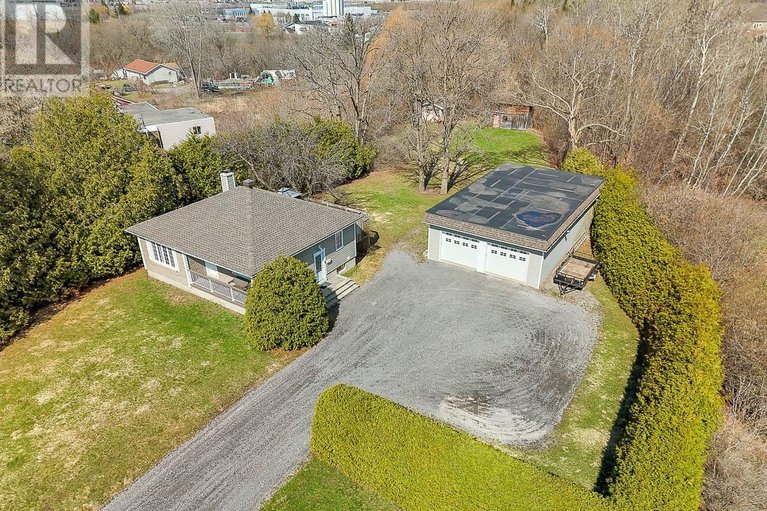 29652812/1099-old-montreal-road/camelot/ottawa/ontario/K4A3N6_5