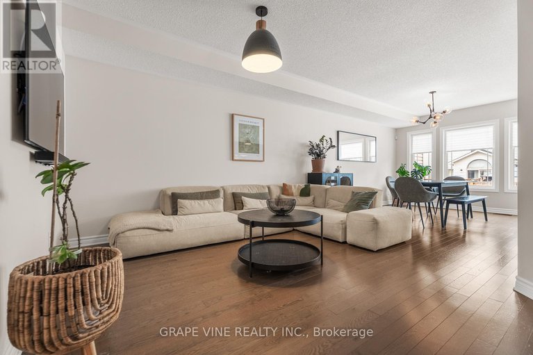 29235823/568-voie-du-pin-rouge-way/mer-bleuebradley-estatesanderson-park/ottawa/ontario/K1W0C4_6
