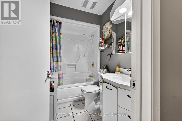 28916928/1000-adley-road-n/carson-grove/ottawa/ontario/K1J8B9_9