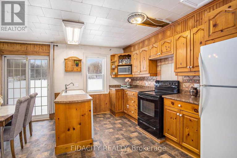 28628376/5046-carp-road/fitzroy-ward-south-east/ottawa/ontario/K0A2H0_9
