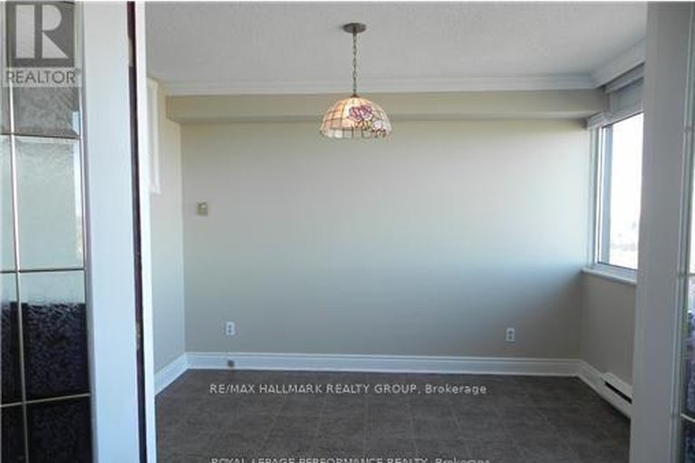 28431670/2508-1500-riverside-drive/riverview-park/ottawa/ontario/K1G4J4_9