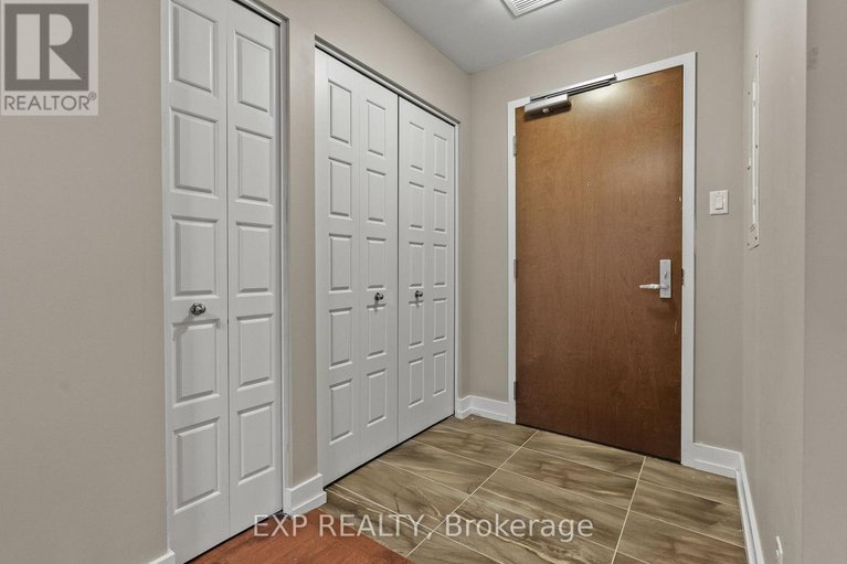 29557757/1006-330-titan-private/borden-farmstewart-farmcarleton-heightsparkwood-hills/ottawa/ontario/K2G1G3_5