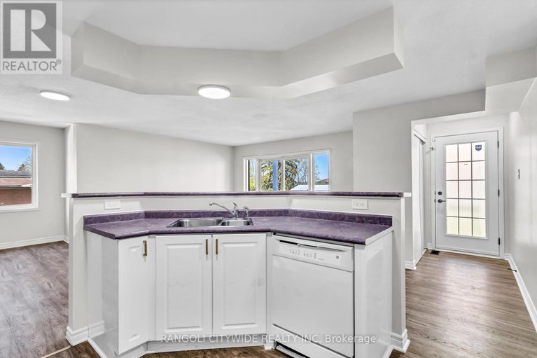 28332816/101-3265-st-joseph-boulevard/bilberry-creekqueenswood-heights/ottawa/ontario/K1E3Y2_8