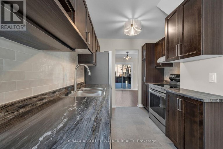 29427977/1538-briarfield-crescent/fallingbrookridgemount/ottawa/ontario/K4A1Z9_16