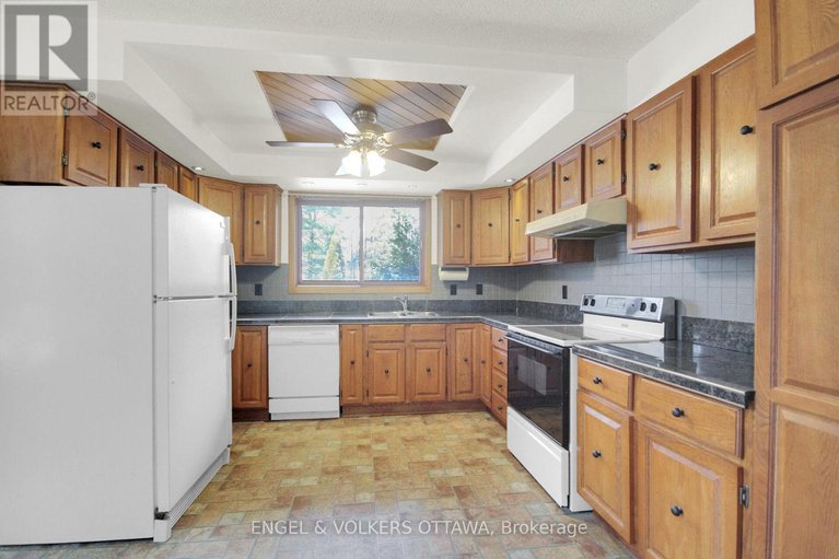 29262482/5361-hilltop-drive/manotick-long-island-nicholls-island/ottawa/ontario/K4M1G4_13