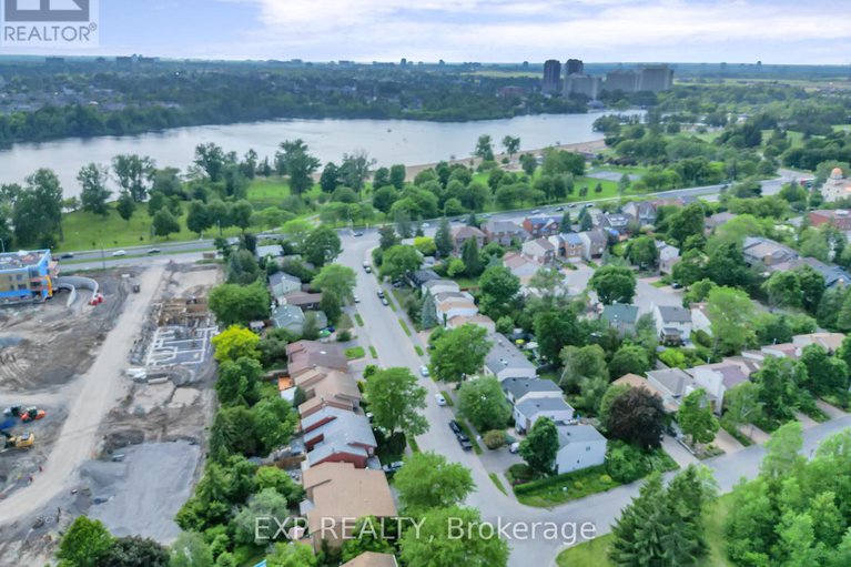 28458465/12-bayside-private/mooneys-bayriverside-park/ottawa/ontario/K1V9R3_29