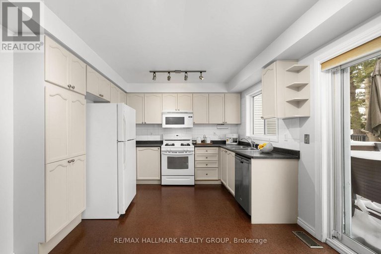 29358699/60-ipswich-terrace/morgans-grantsouth-march/ottawa/ontario/K2K2R3_8