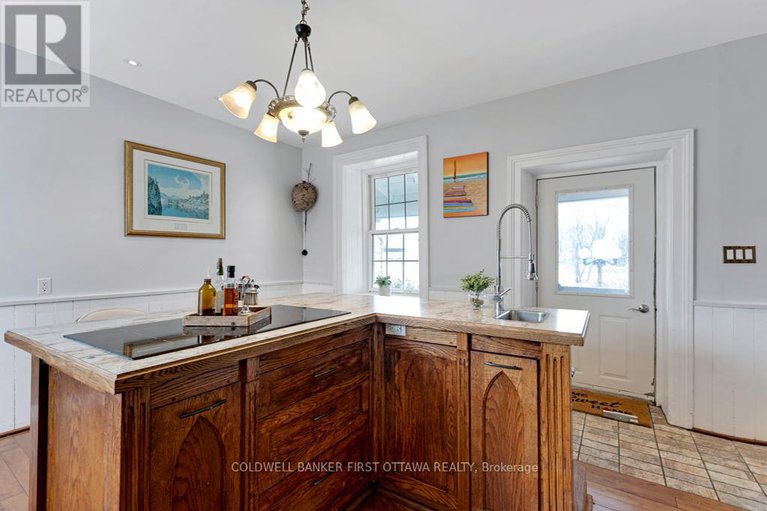 28148483/28-south-street/drummondnorth-elmsley-north-elmsley-twp/drummondnorth-elmsley/ontario/K7H2G1_16