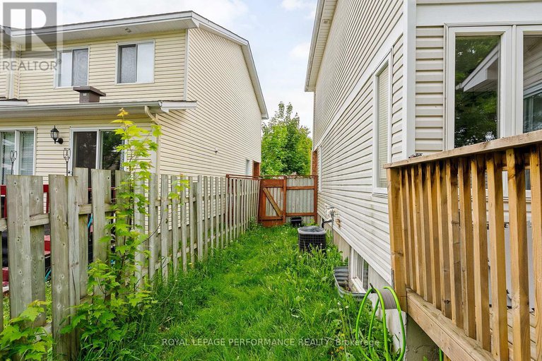 28986124/1453-lynx-crescent/fallingbrookpineridge/ottawa/ontario/K4A3Z1_13