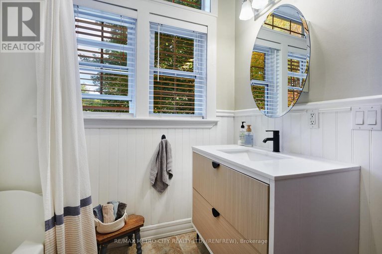 29254147/298-barr-street/renfrew/renfrew/ontario/K7V1J8_24