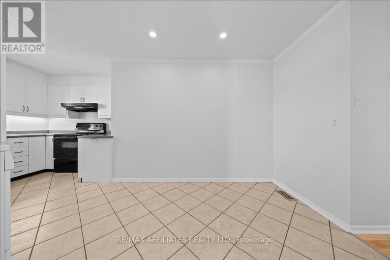 28883250/782-powers-street/town-of-rockland/clarence-rockland/ontario/K4K1L5_9