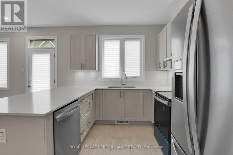 28900930/94-pizzicato-street/mer-bleuebradley-estatesanderson-park/ottawa/ontario/K1W0E1_12