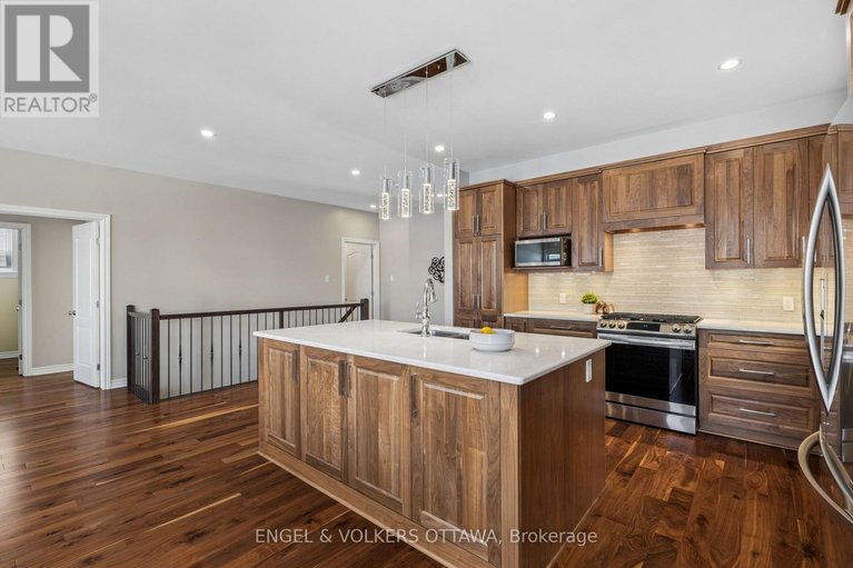 29492071/865-tewin-circle/camelot/ottawa/ontario/K4A1K1_8