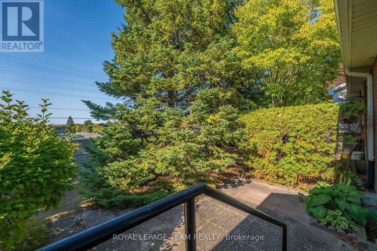 28877037/16-oyster-bay-court/stittsville-central/ottawa/ontario/K2S1H3_45