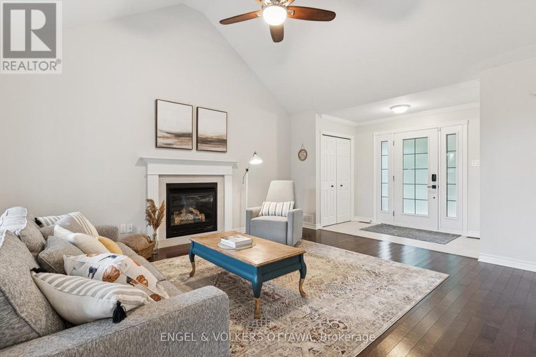 28966658/161-des-pins-street/village-of-russell/russell/ontario/K4R0B9_5