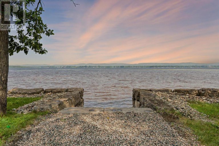 28668938/866-bayview-drive/constance-bay/ottawa/ontario/K0A3M0_36