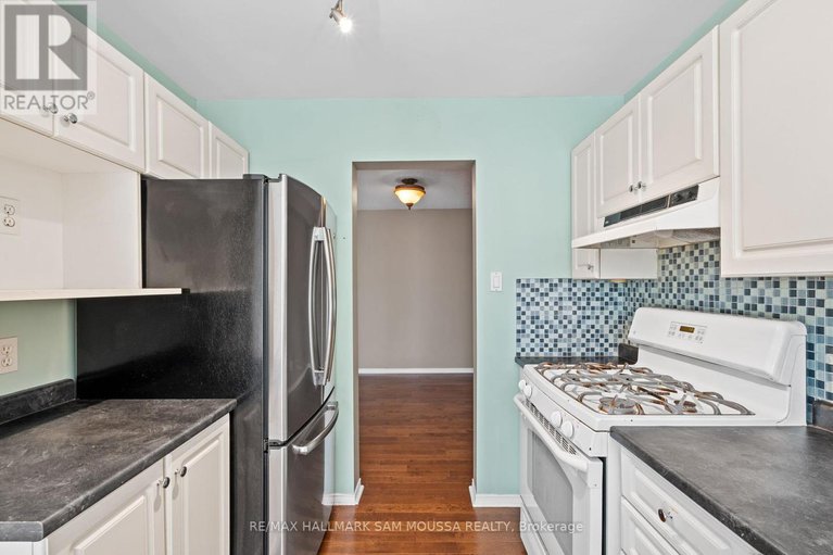 28323981/11-highmont-court/kanata-lakesheritage-hills/ottawa/ontario/K2T1B3_13