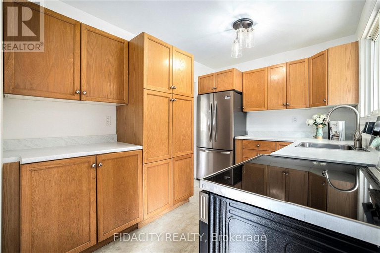 29050100/42-stinson-avenue/lynwood-village/ottawa/ontario/K2H6N4_11