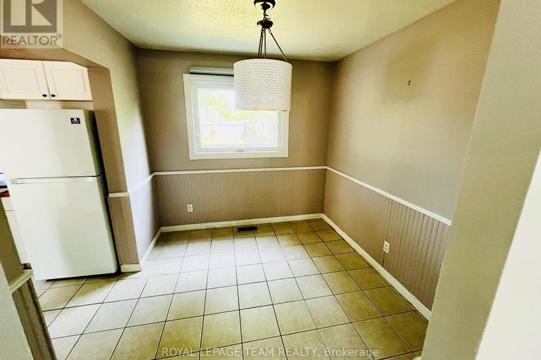 29666146/183-mcelroy-drive/glencairnhazeldean/ottawa/ontario/K2L1X7_10