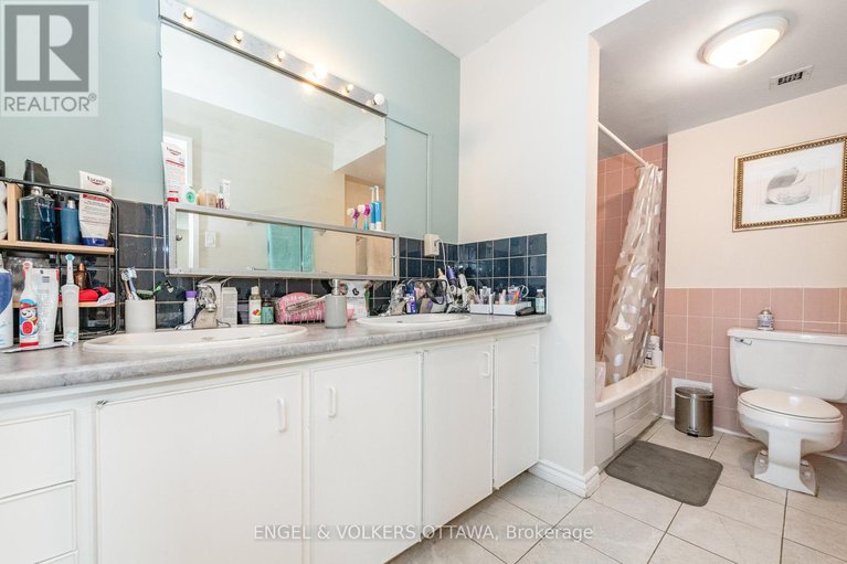 28339267/8-1356-meadowlands-drive-e/borden-farmstewart-farmcarleton-heightsparkwood-hills/ottawa/ontario/K2E6K6_24