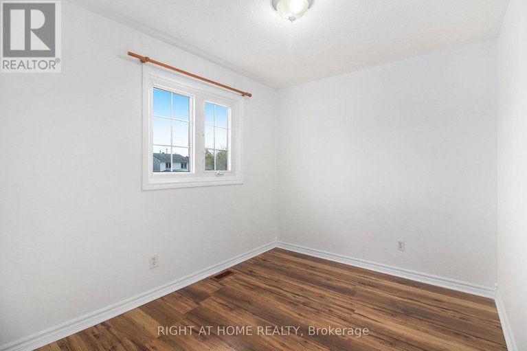 29025914/6357-st-louis-drive/hiawatha-parkconvent-glen/ottawa/ontario/K1C2X9_25