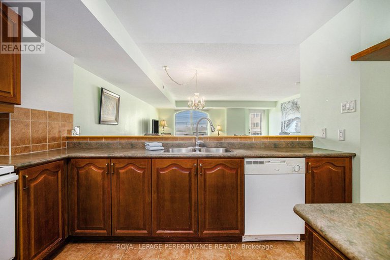 29080345/303-120-grant-carman-drive/borden-farmstewart-farmcarleton-heightsparkwood-hills/ottawa/ontario/K2E1C8_12