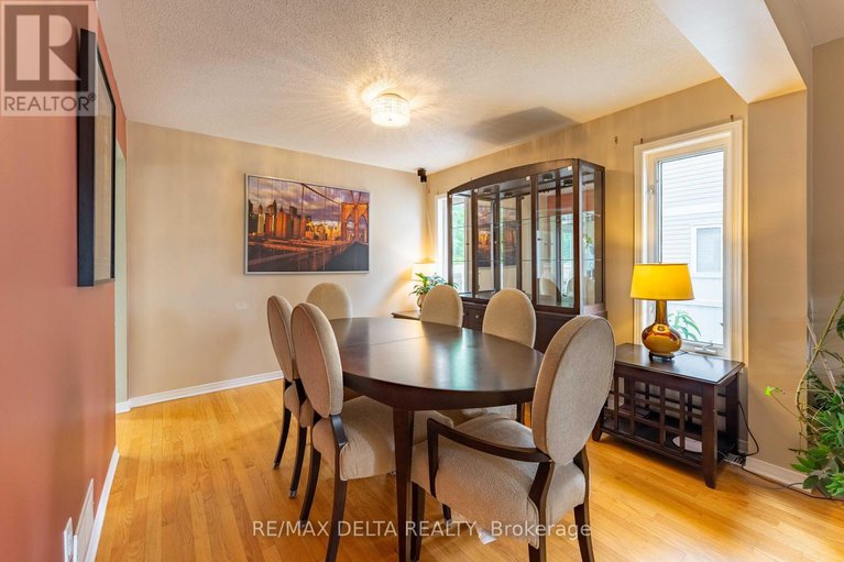 28540257/1610-duplante-avenue/fallingbrookpineridge/ottawa/ontario/K4A4A2_8