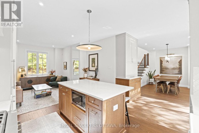 28904185/872-iroquois-road/mckellar-heightsglabar-park/ottawa/ontario/K2A3N2_11