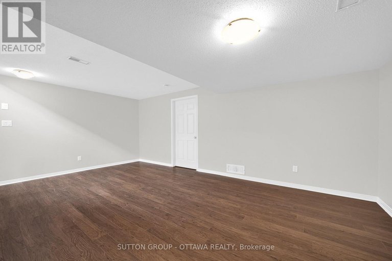 28762119/554-ashbourne-crescent/stonebridge/ottawa/ontario/K2J0P6_34