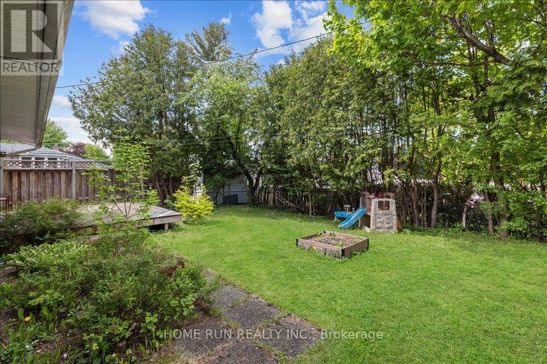 29444216/685-farmington-avenue/riverside-park-south/ottawa/ontario/K1V7H4_56