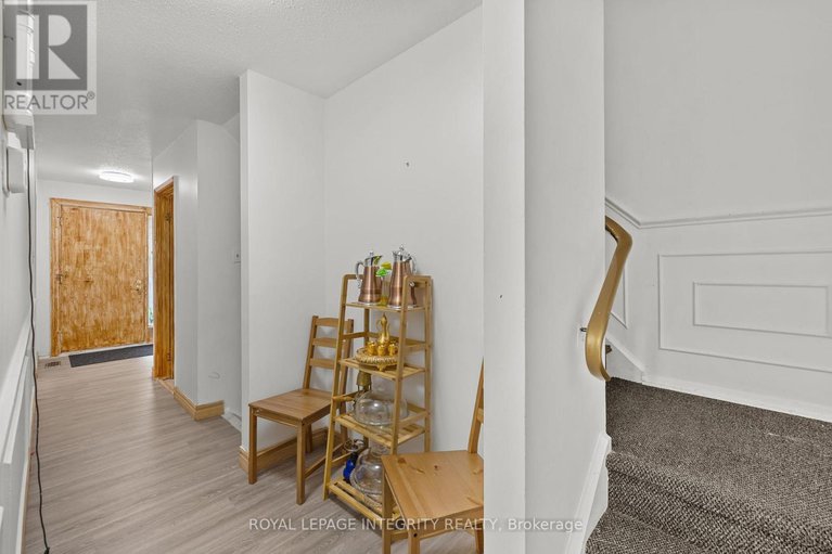 28599502/3485-mccarthy-road/hunt-clubwestern-community/ottawa/ontario/K1V8Z9_15