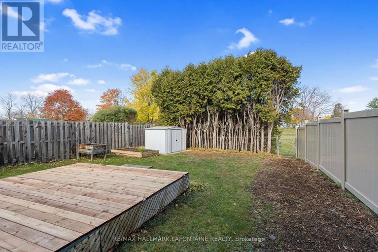 29082379/303-mockingbird-drive/chatelaine-village/ottawa/ontario/K1E2A4_32