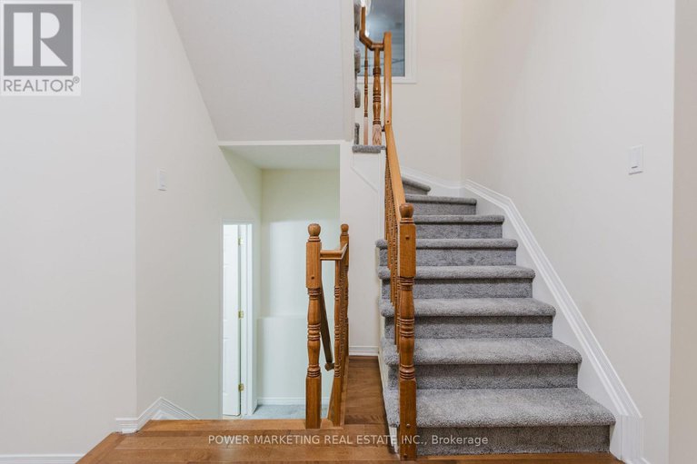 29074509/318-rustic-hills-crescent/springridgeeast-village/ottawa/ontario/K4A5A8_17