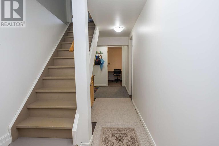 29386646/73-hobart-crescent/sheahan-estatestrend-village/ottawa/ontario/K2H5S3_30