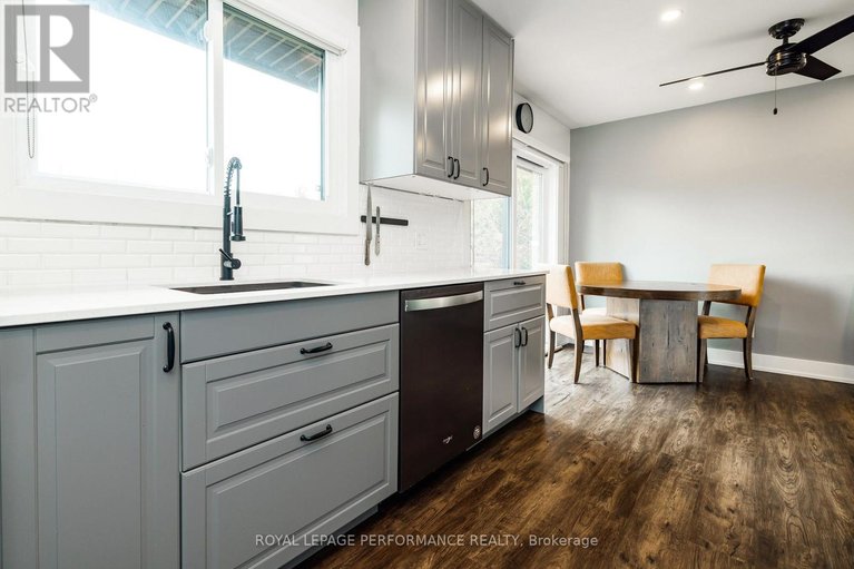 29628289/36-largo-crescent/meadowlandscrestview/ottawa/ontario/K2G3C7_11