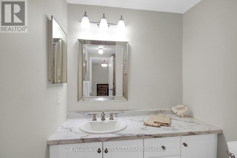 28352511/1337-ambridge-way/carleton-heights/ottawa/ontario/K2C3T3_16