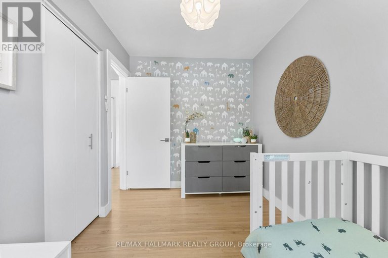 28877197/2180-lenester-avenue/mckellar-heightsglabar-park/ottawa/ontario/K2A1L4_16