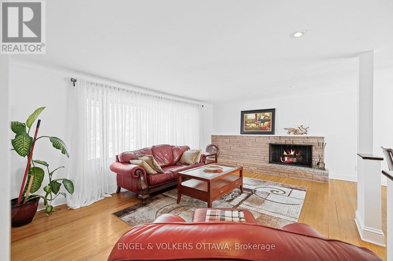 28136789/2055-thorne-avenue/alta-vistafaircrest-heights/ottawa/ontario/K1H5X4_4