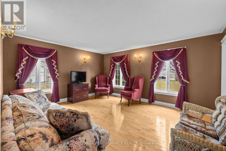 29615977/1007-st-pierre-road/embrun/russell/ontario/K0A1W0_17