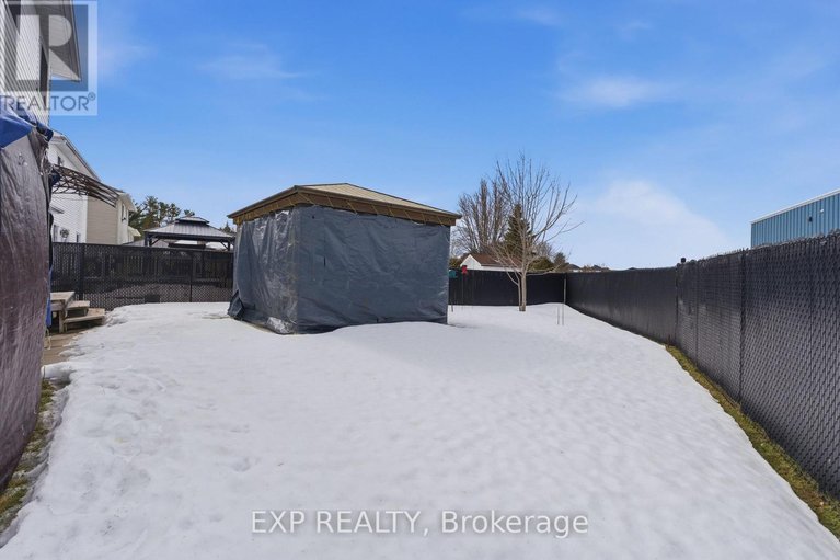 29466998/296-bonavista-street/town-of-rockland/clarence-rockland/ontario/K4K1N8_39