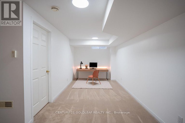 29137648/4-schoolhouse-private/lindenlea/ottawa/ontario/K1M2J5_31