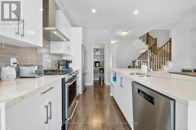 29143042/710-rue-du-cartographe-street/camelot/ottawa/ontario/K4A0Y8_13