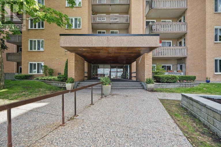 28557334/219-1599-lassiter-terrace/beaconwood/ottawa/ontario/K1J8R6_3